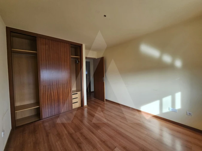 Apartamento T3 para Arrendamento em Aradas Foto 7