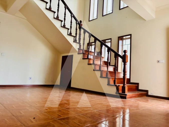 Moradia T4 para Venda em Esgueira Foto 2