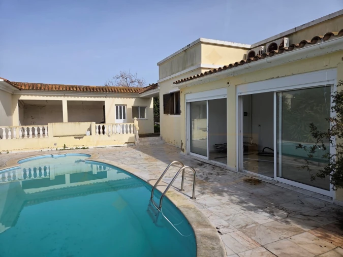 Moradia T5 para Venda em Moncarapacho e Fuseta