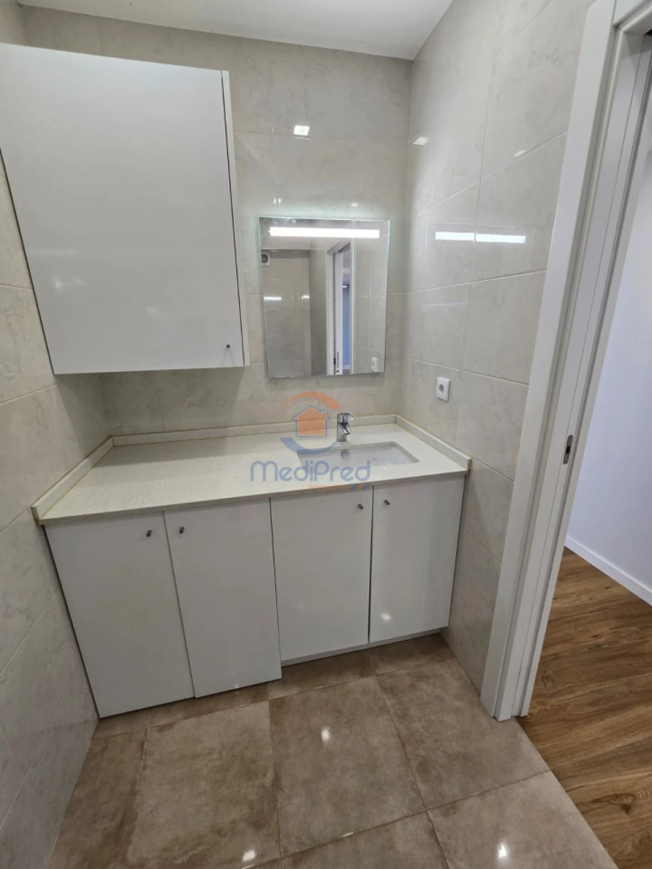 Apartamento T2 para Venda em Pontinha e Famões Foto 31