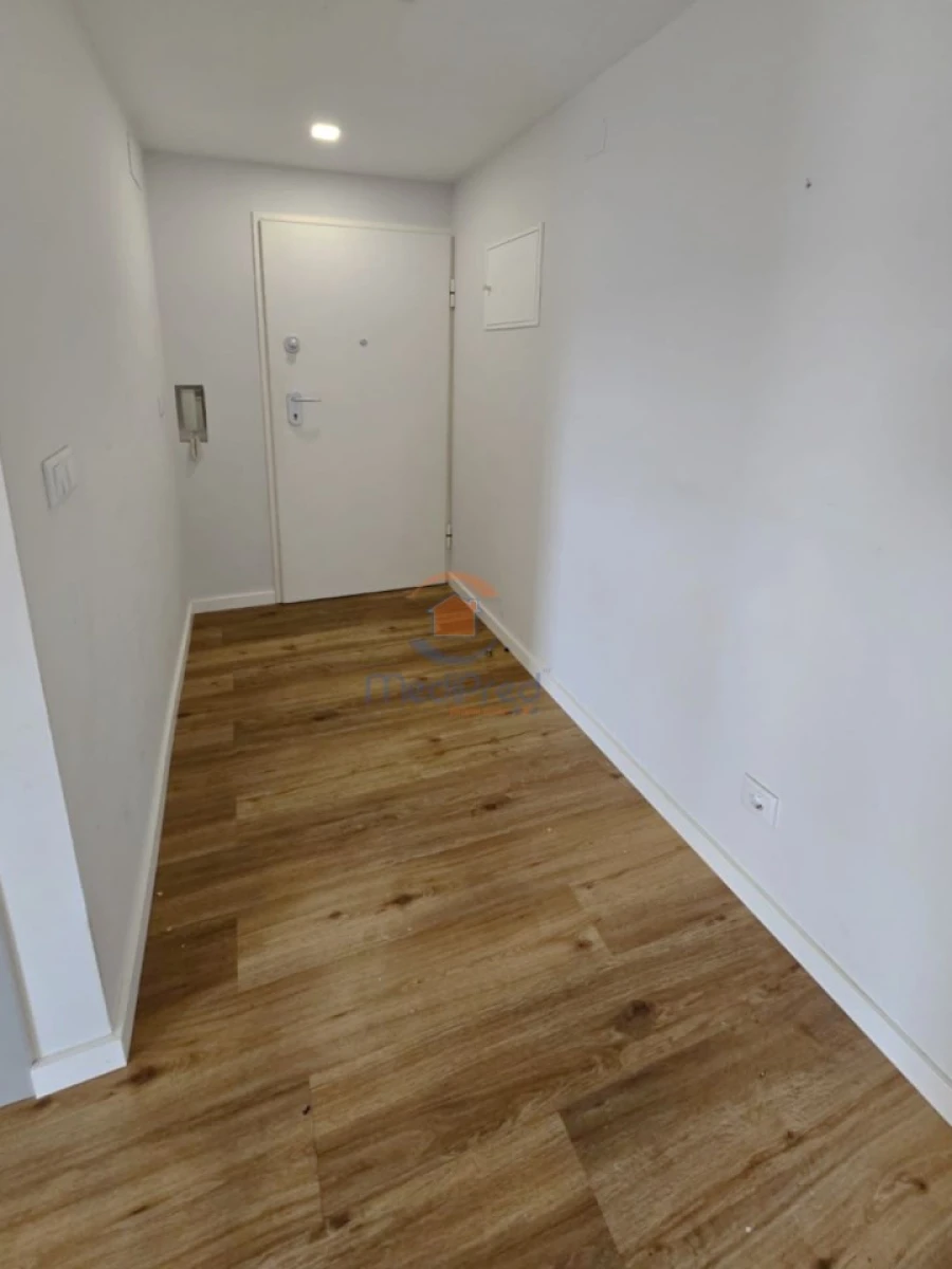 Apartamento T2 para Venda em Pontinha e Famões Foto 3