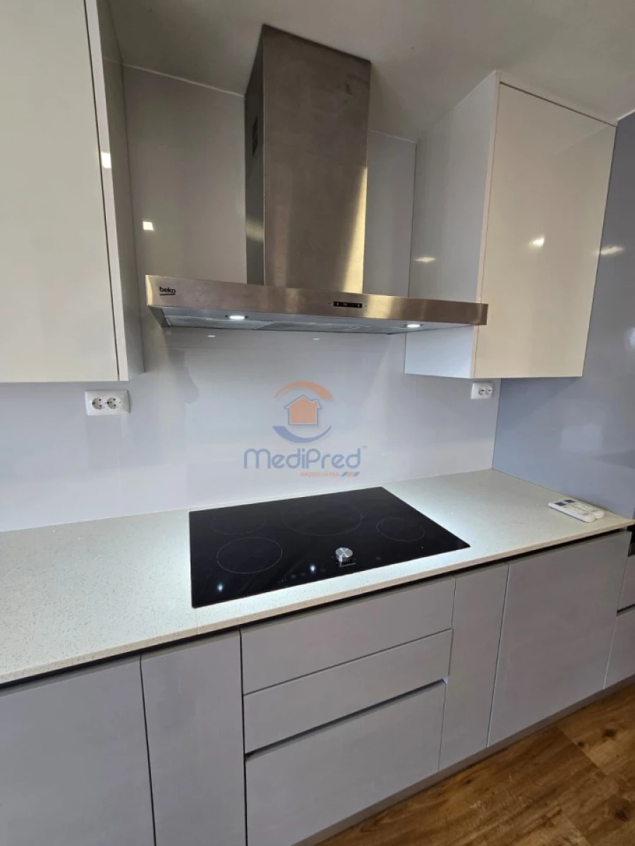 Apartamento T2 para Venda em Pontinha e Famões Foto 7