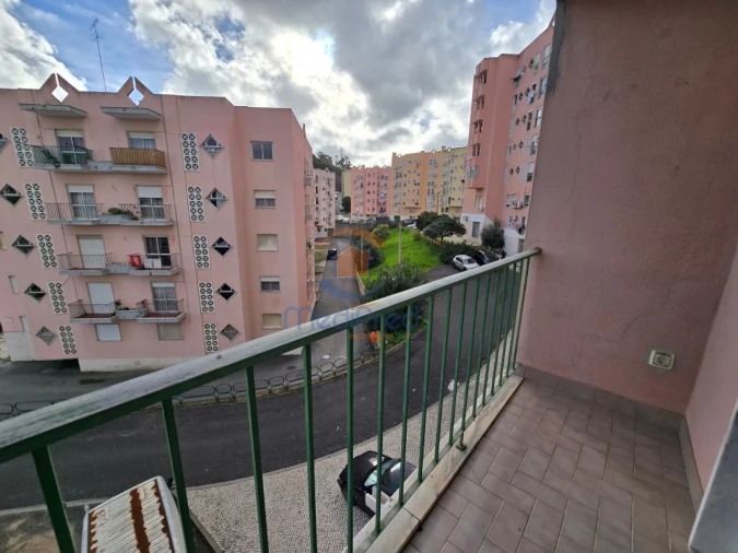 Apartamento T2 para Venda em Pontinha e Famões Foto 17