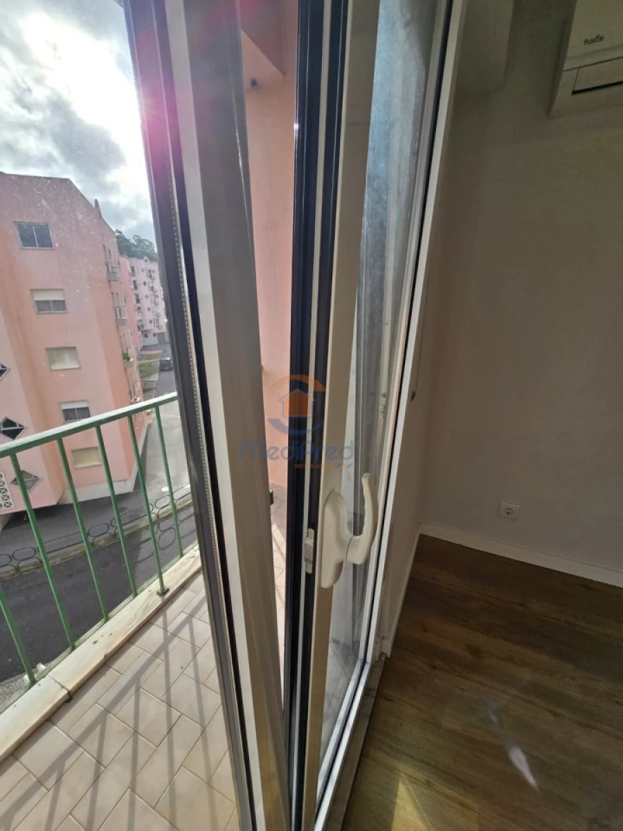 Apartamento T2 para Venda em Pontinha e Famões Foto 19