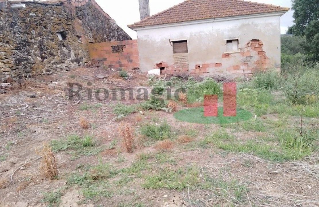 Moradia T2 para Venda em Alcobertas Foto 5