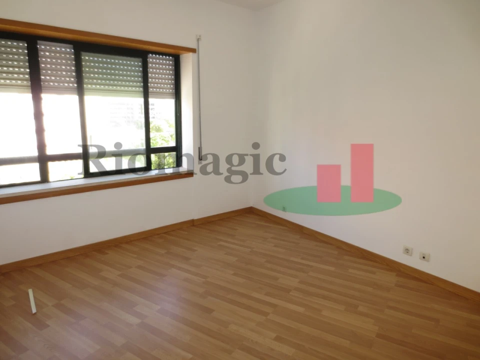 Apartamento T2 para Arrendamento em Parque das Nações Foto 13