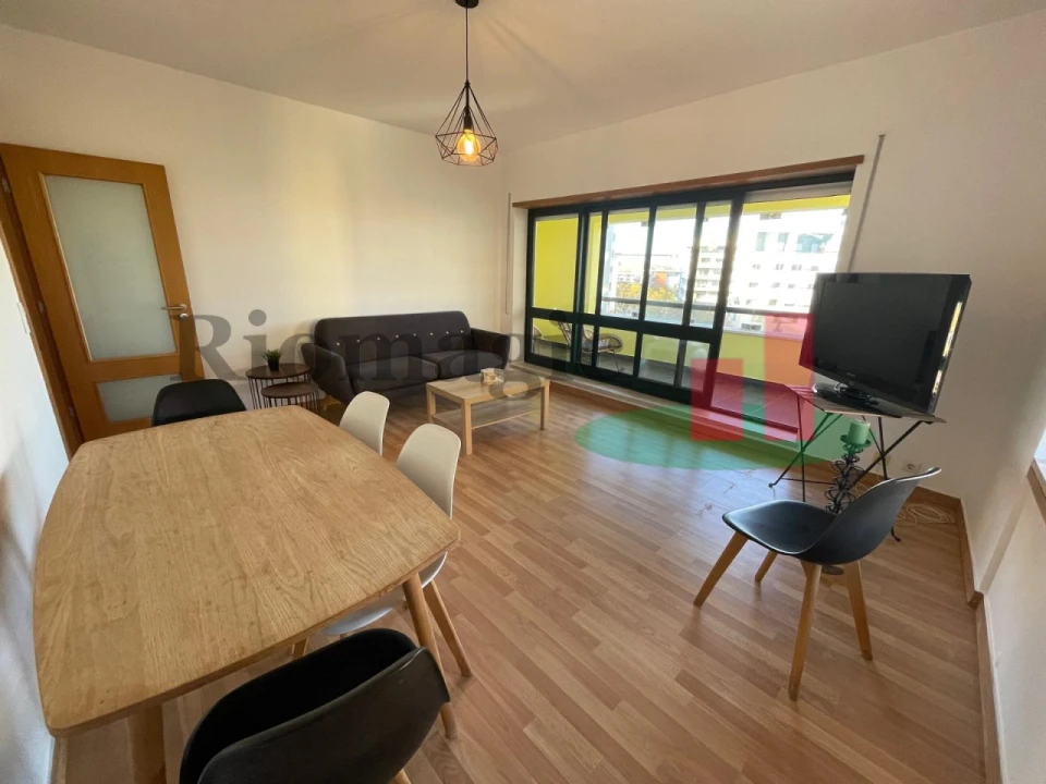 Apartamento T3 para Arrendamento em Parque das Nações Foto 1