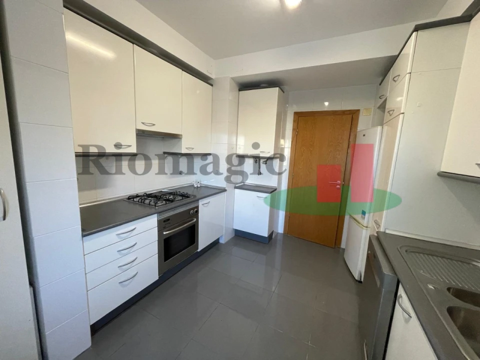 Apartamento T3 para Arrendamento em Parque das Nações Foto 22