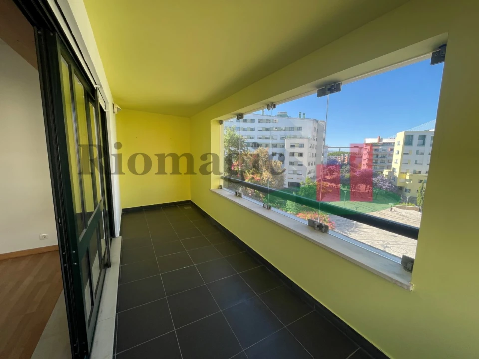 Apartamento T3 para Arrendamento em Parque das Nações Foto 5