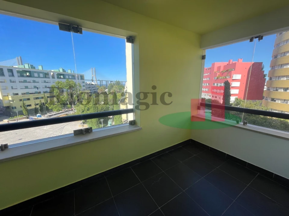 Apartamento T3 para Arrendamento em Parque das Nações Foto 6