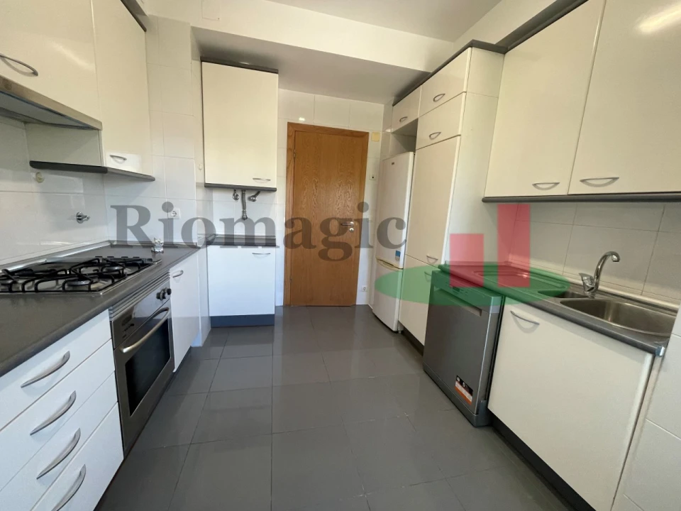 Apartamento T3 para Arrendamento em Parque das Nações Foto 21