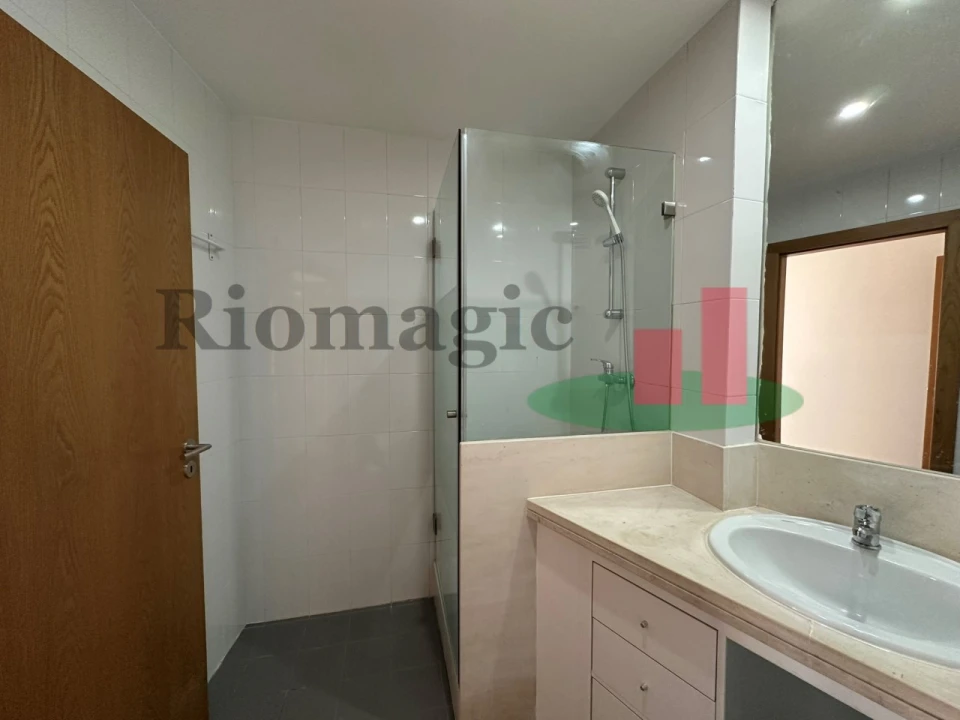 Apartamento T3 para Arrendamento em Parque das Nações Foto 11