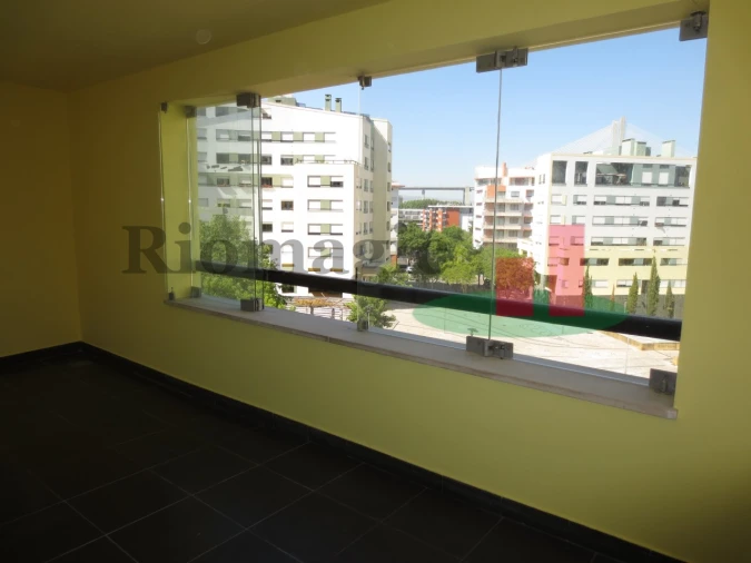 Apartamento T2 para Arrendamento em Parque das Nações Foto 5