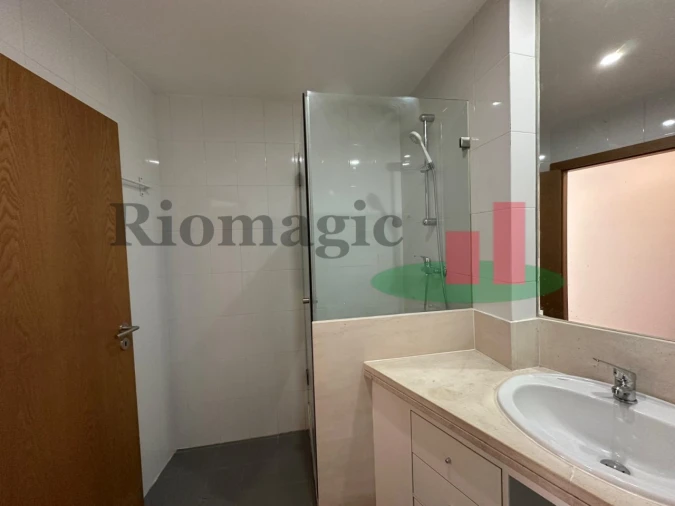 Apartamento T3 para Arrendamento em Parque das Nações Foto 12