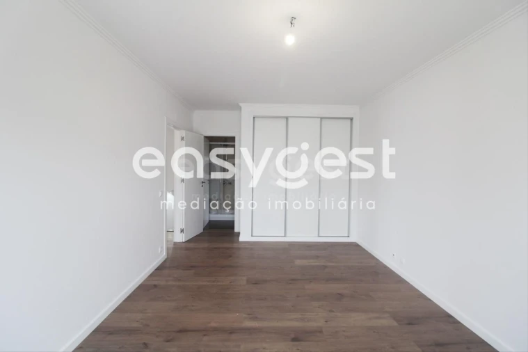 Moradia T4 para Venda em Ericeira Foto 17