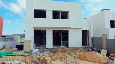 Moradia T4 para Venda em Mafra
