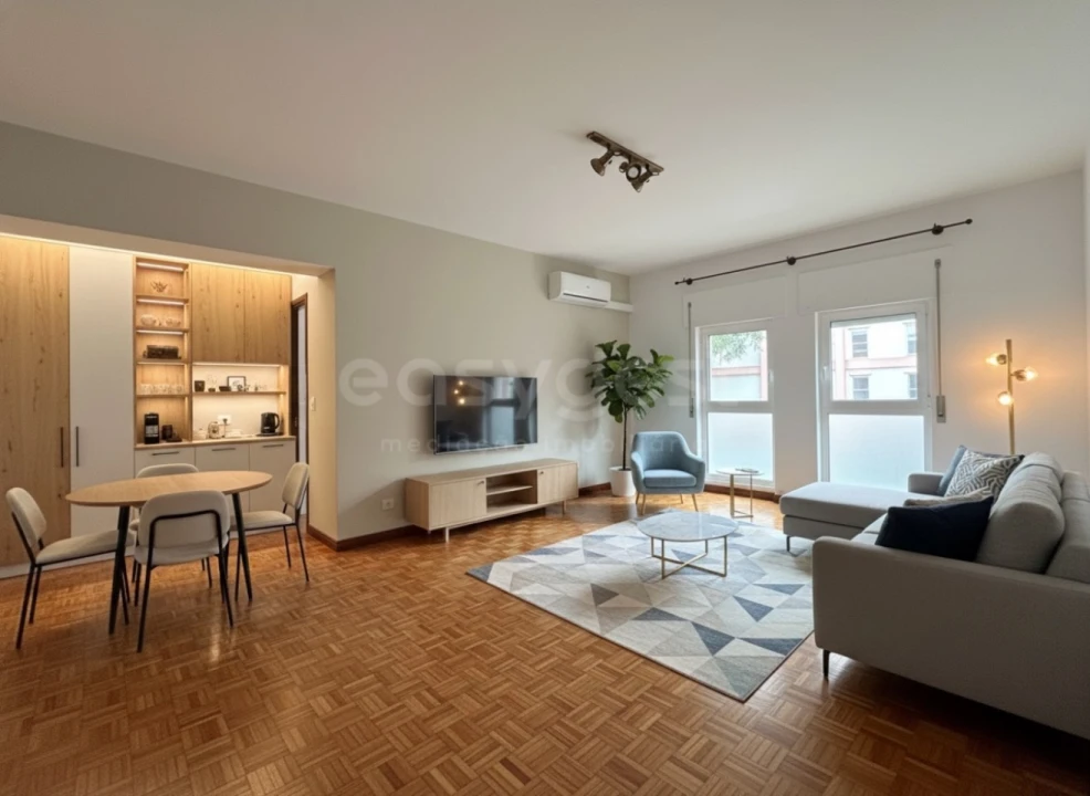 Apartamento T3 para Venda em Carnide Foto 1