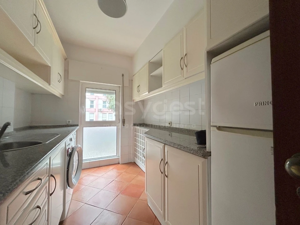 Apartamento T3 para Venda em Carnide Foto 6