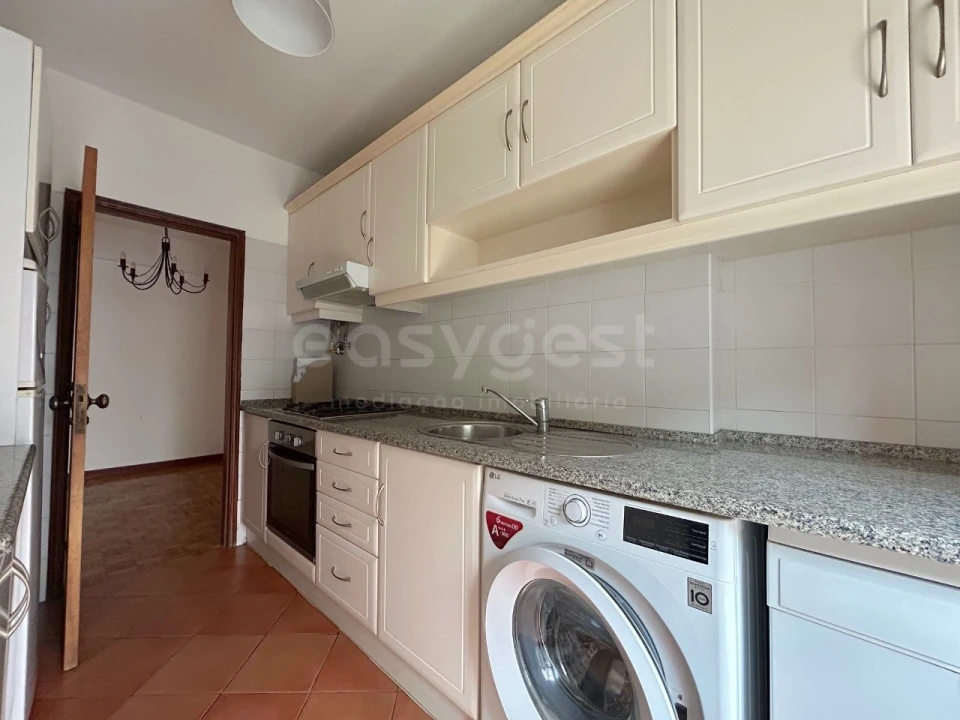 Apartamento T3 para Venda em Carnide Foto 8