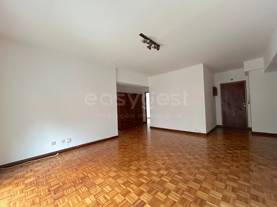 Apartamento T3 para Venda em Carnide Foto 9