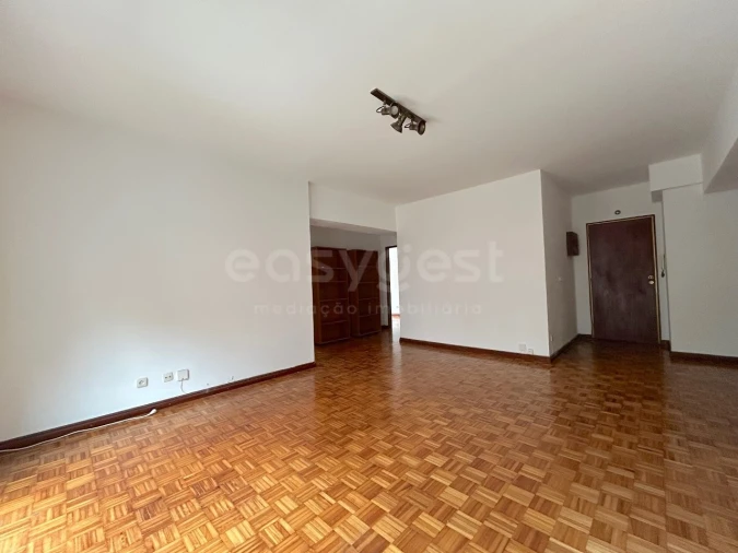 Apartamento T3 para Venda em Carnide Foto 9
