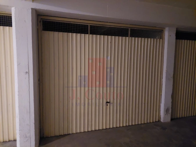 Garagem para Arrendamento em Nossa Senhora do Pópulo, Coto e São Gregório Foto 1