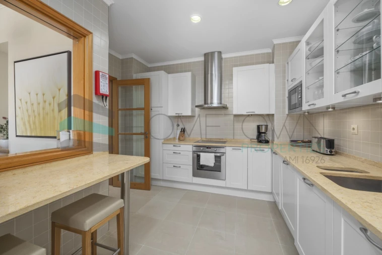 Apartamento T2 para Venda em Quarteira Foto 9