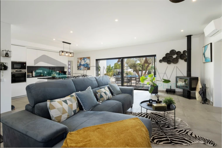 Moradia T3 para Venda em Quelfes Foto 7