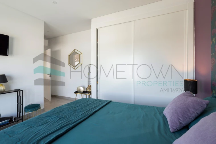 Moradia T3 para Venda em Quelfes Foto 15