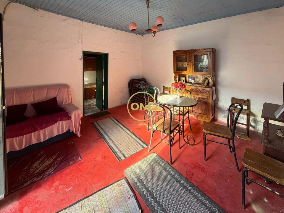 Moradia T2 para Venda em Santo Quintino Foto 2