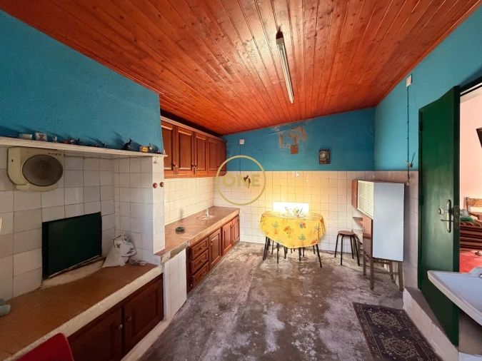 Moradia T2 para Venda em Santo Quintino Foto 3