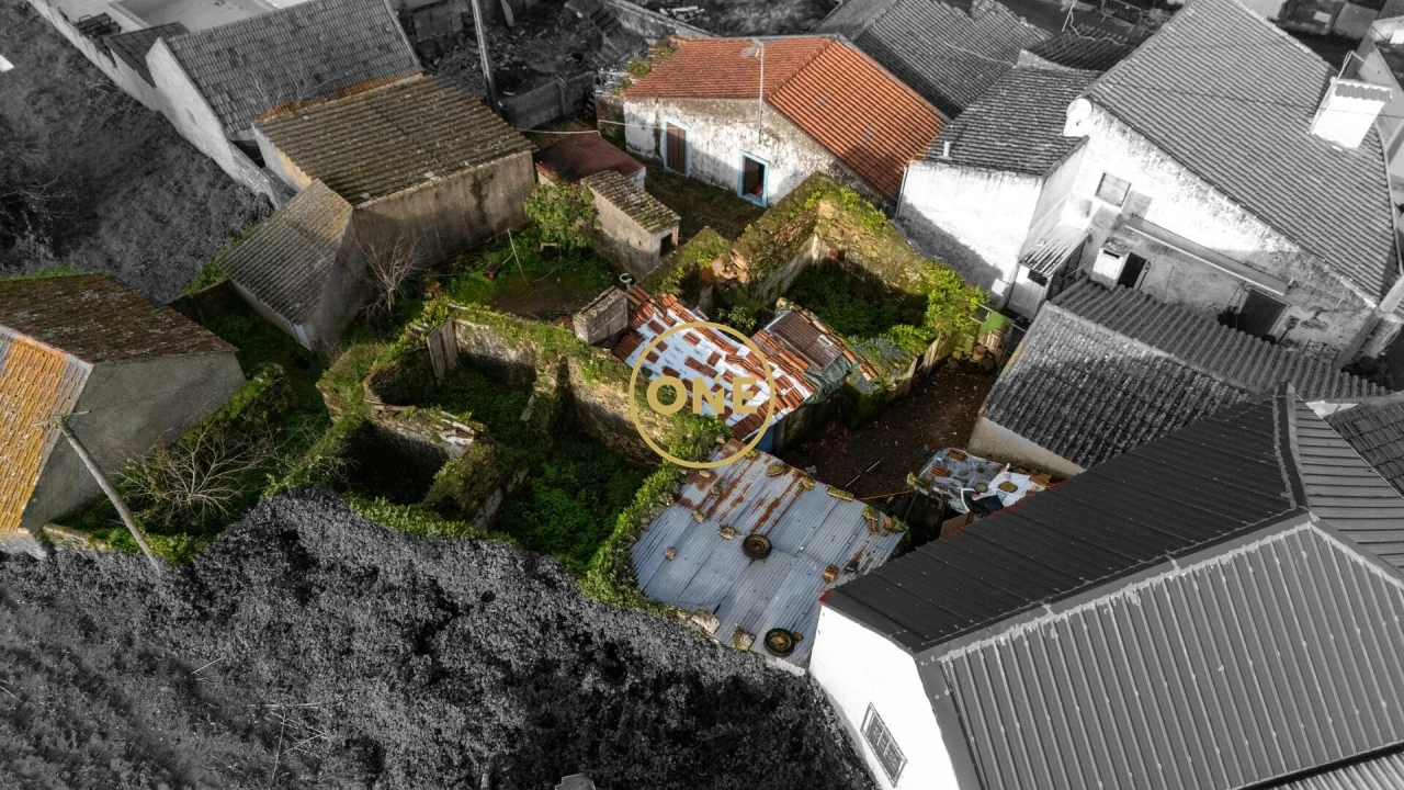 Moradia T2 para Venda em Santo Quintino Foto 23