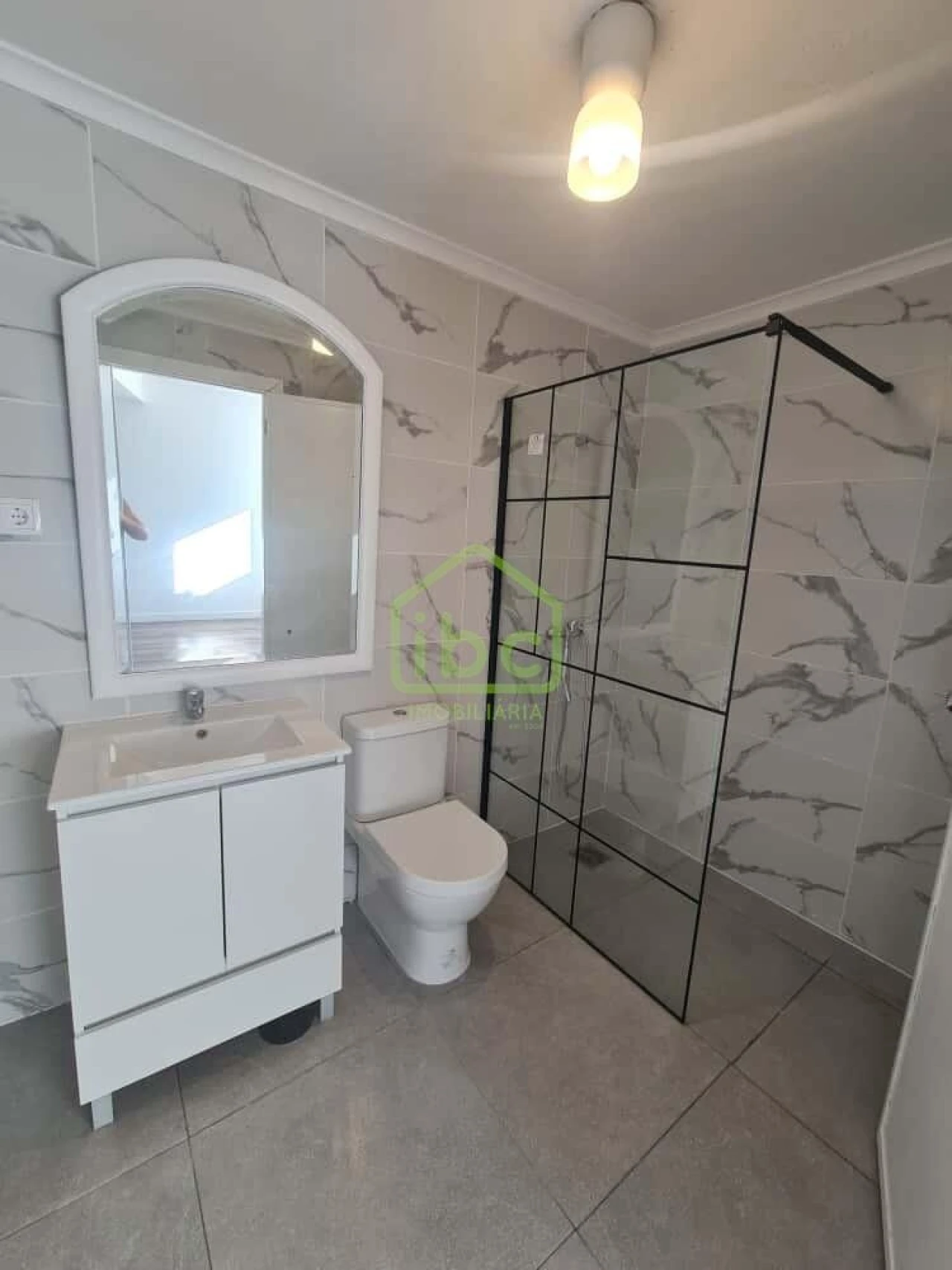 Moradia T5 para Venda em Azurara Foto 6