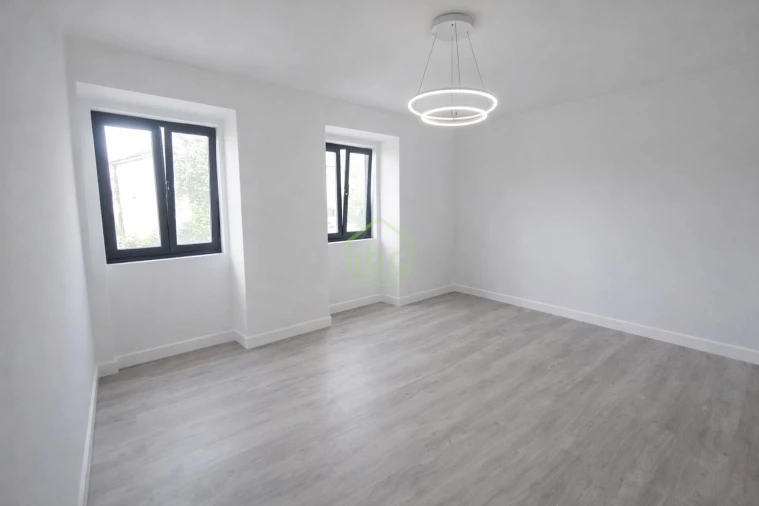 Moradia T5 para Venda em Azurara Foto 13