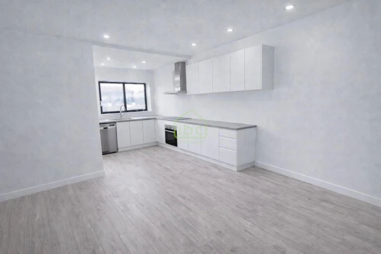 Moradia T5 para Venda em Azurara Foto 14