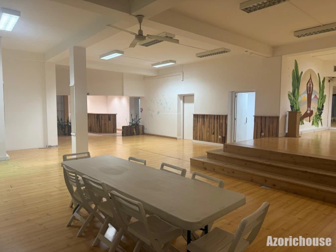 Loja para Arrendamento em Ribeira Grande (Matriz) Foto 4