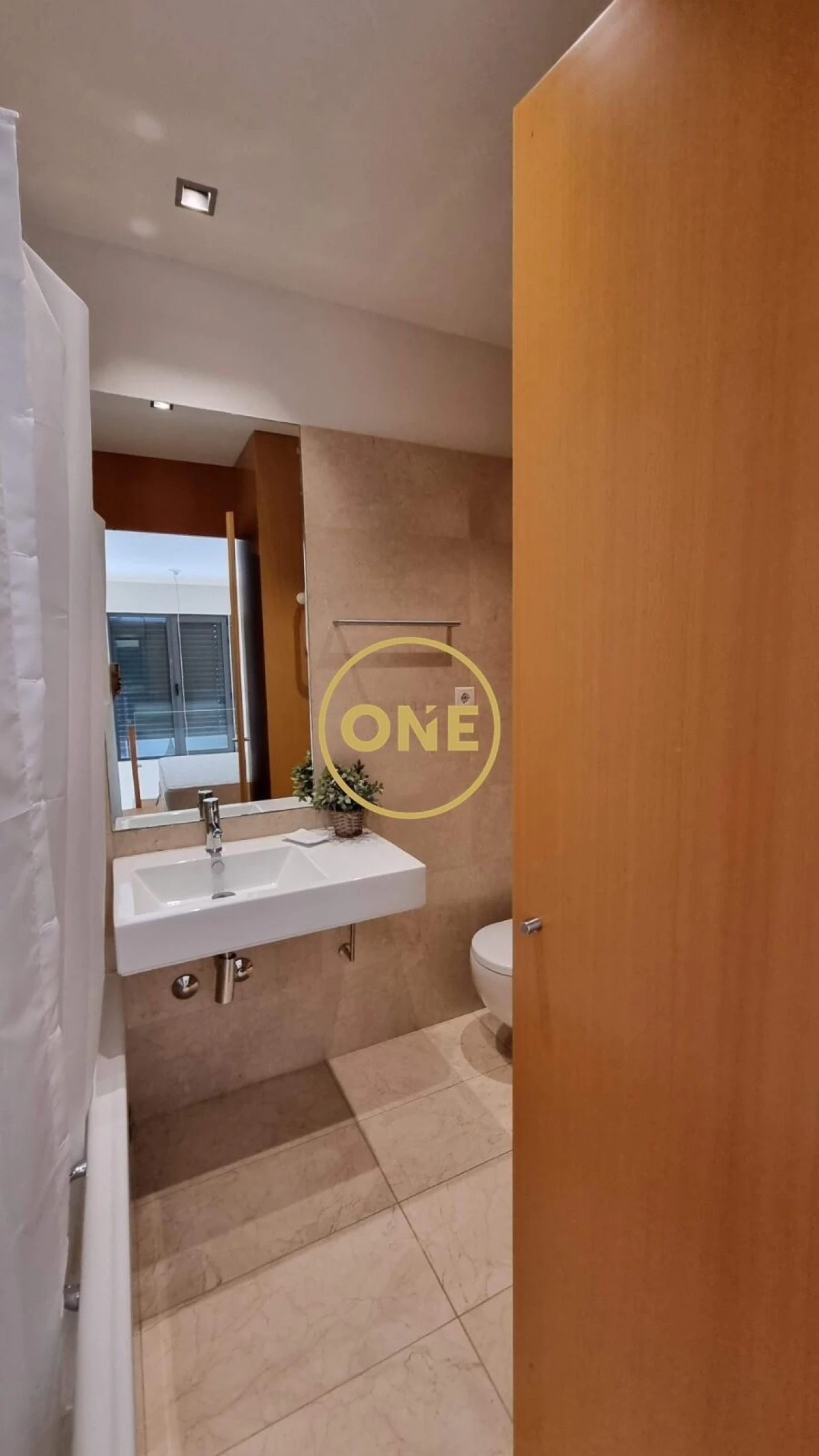 Apartamento T1 para Arrendamento em São Mamede de Infesta e Senhora da Hora Foto 16