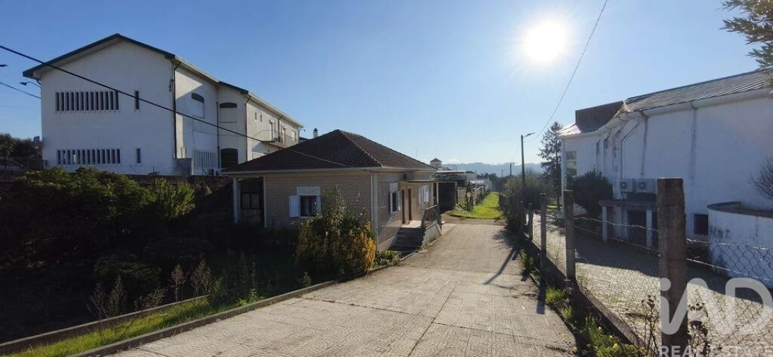 Moradia T4 para Venda em Sandim, Olival, Lever e Crestuma