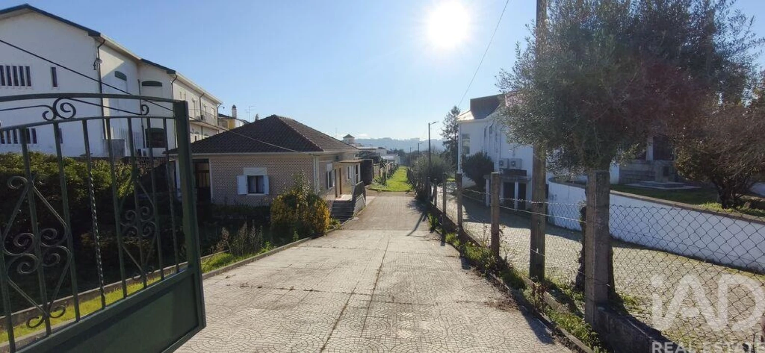 Moradia T4 para Venda em Sandim, Olival, Lever e Crestuma Foto 2