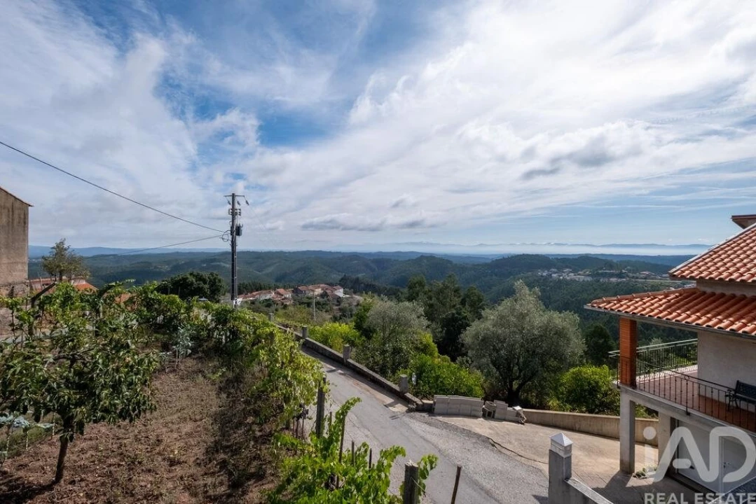 Moradia T5 para Venda em Trezoi Foto 31