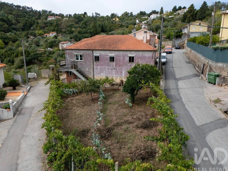 Moradia T5 para Venda em Trezoi Foto 5