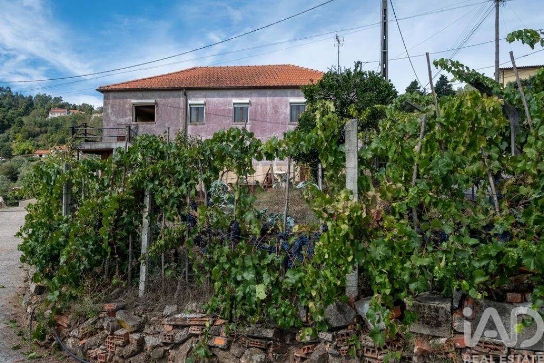 Moradia T5 para Venda em Trezoi Foto 1