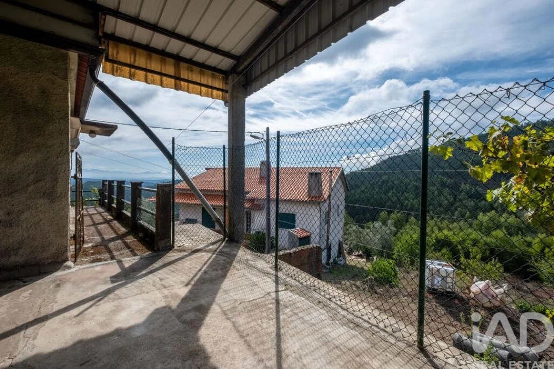 Moradia T5 para Venda em Trezoi Foto 25