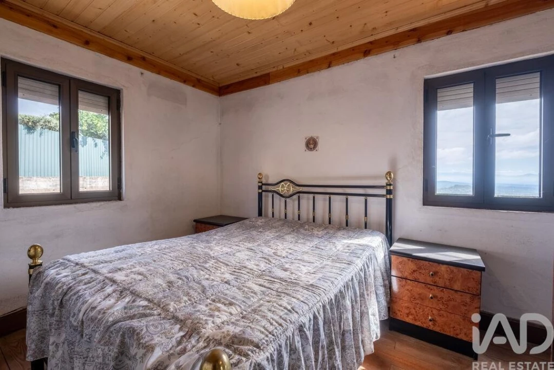 Moradia T5 para Venda em Trezoi Foto 18