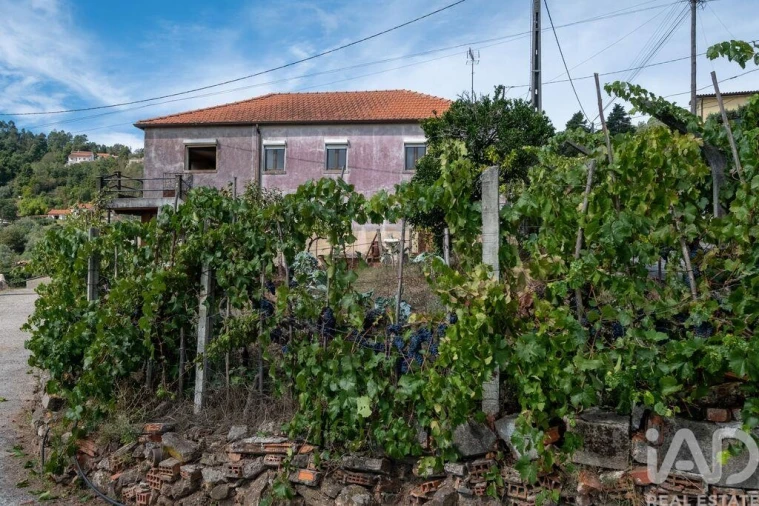 Moradia T5 para Venda em Trezoi Foto 1