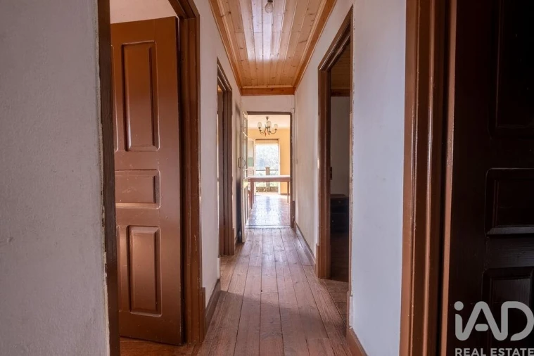 Moradia T5 para Venda em Trezoi Foto 8