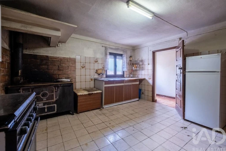 Moradia T5 para Venda em Trezoi Foto 12