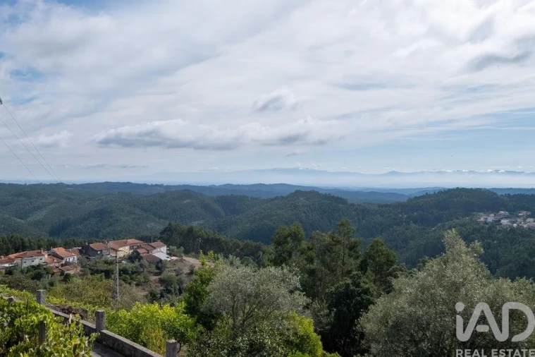 Moradia T5 para Venda em Trezoi Foto 4