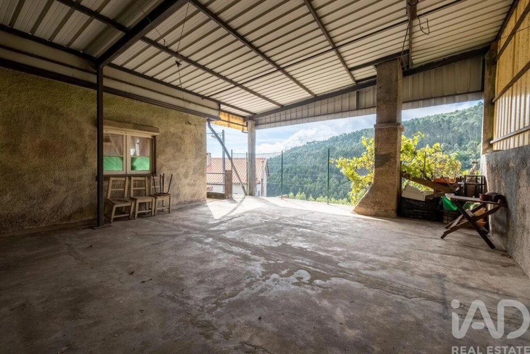 Moradia T5 para Venda em Trezoi Foto 24