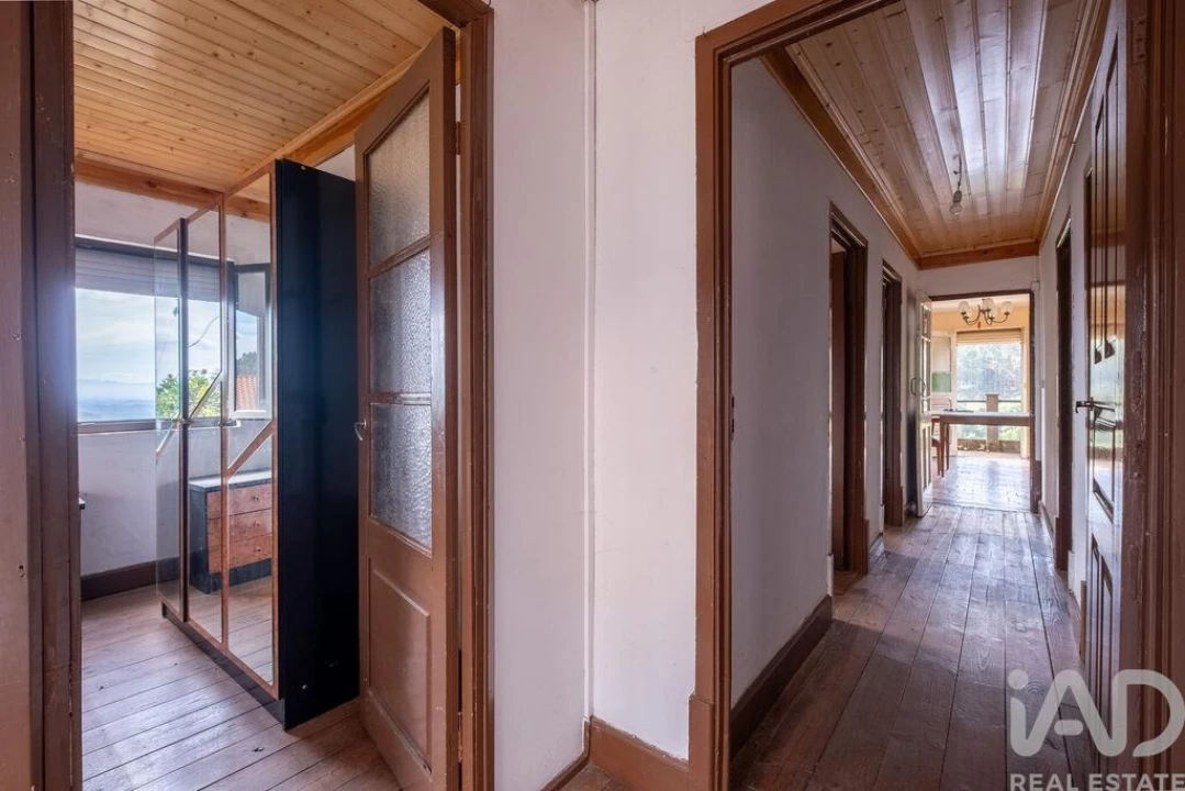 Moradia T5 para Venda em Trezoi Foto 16